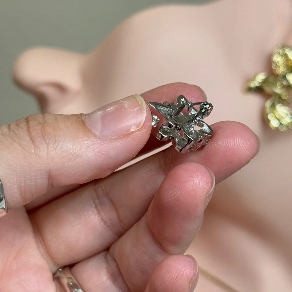 ⚜️💎 Elegant Silver Butterfly Brooch 🦋❤️‍🔥